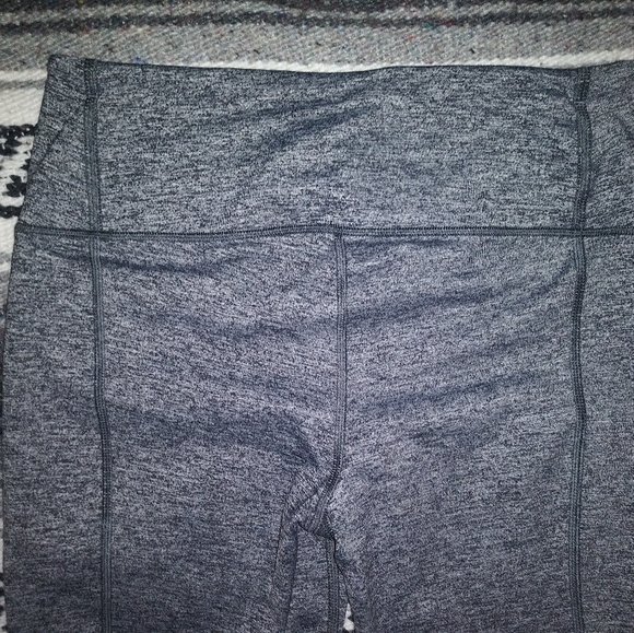 🆕VS | VS Knockout Cropped Heathered Grey & Pink Leggings Size Medium - Picture 6 of 10
